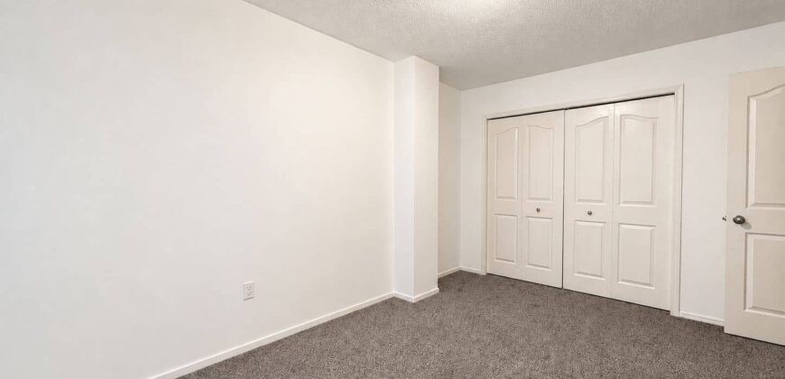 31-156 Canoe Dr, Available August 1