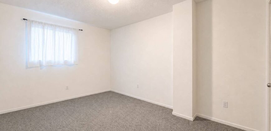 31-156 Canoe Dr, Available August 1