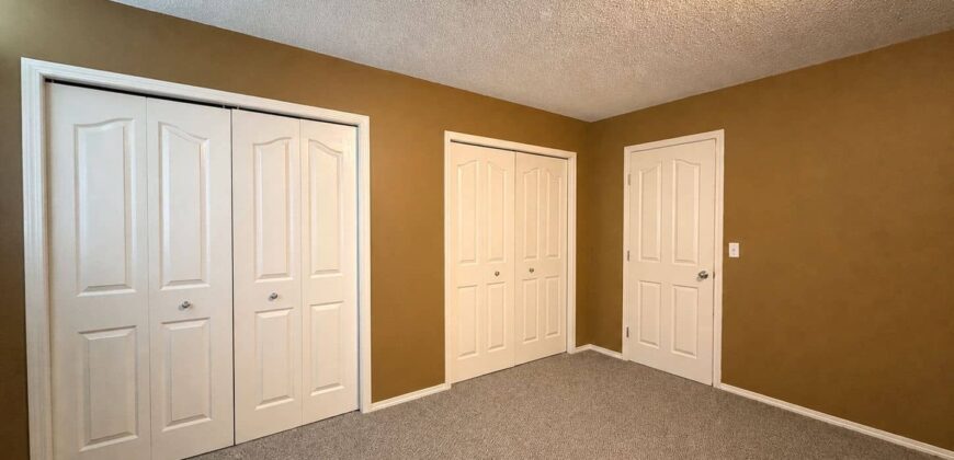 31-156 Canoe Dr, Available August 1