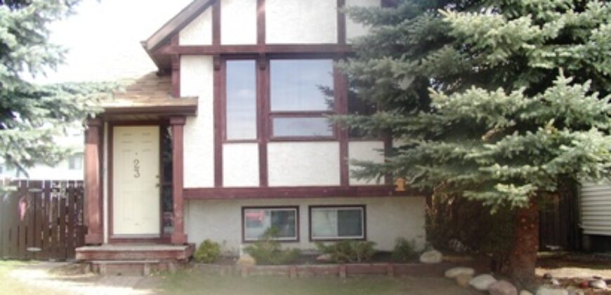 23 Tararidge Court NE – Available June 1st!