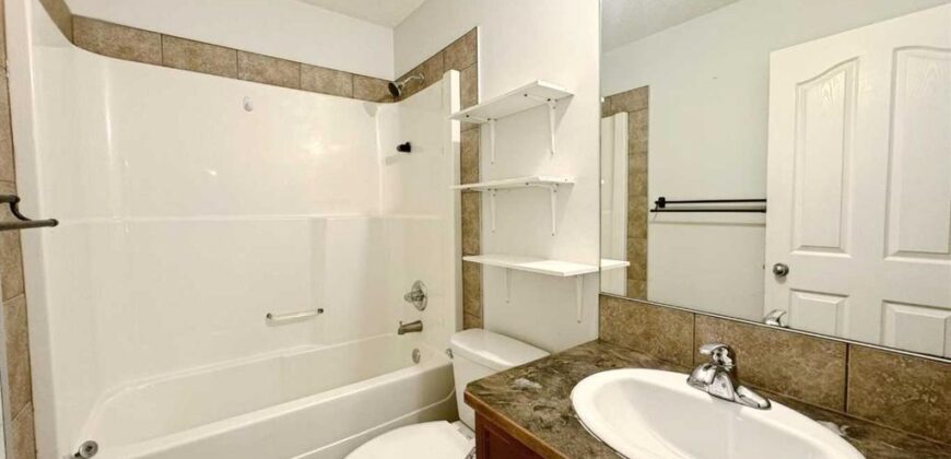 262 Luxstone Road SW, Airdrie AB, Available Now! 262 Luxstone Road SW, Airdrie AB, Available Now!