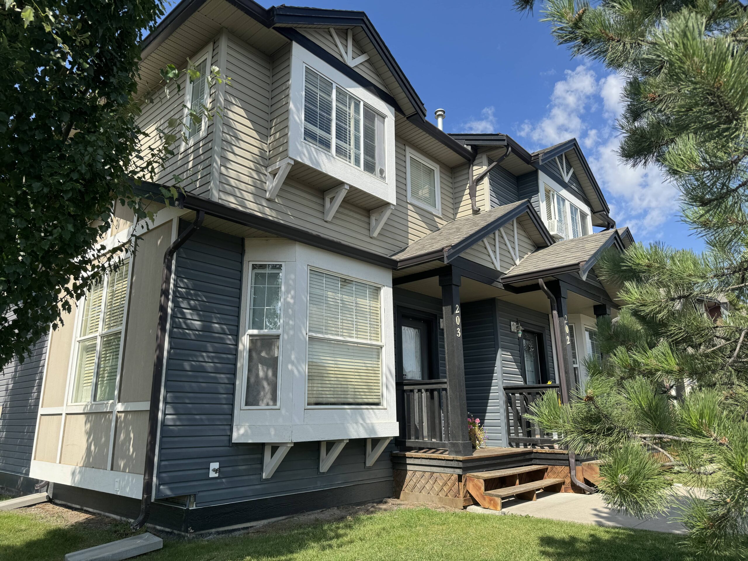 203-2066 Luxstone Blvd SW – Available August 1