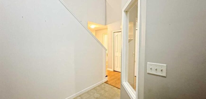 262 Luxstone Road SW, Airdrie AB, Available Now! 262 Luxstone Road SW, Airdrie AB, Available Now!