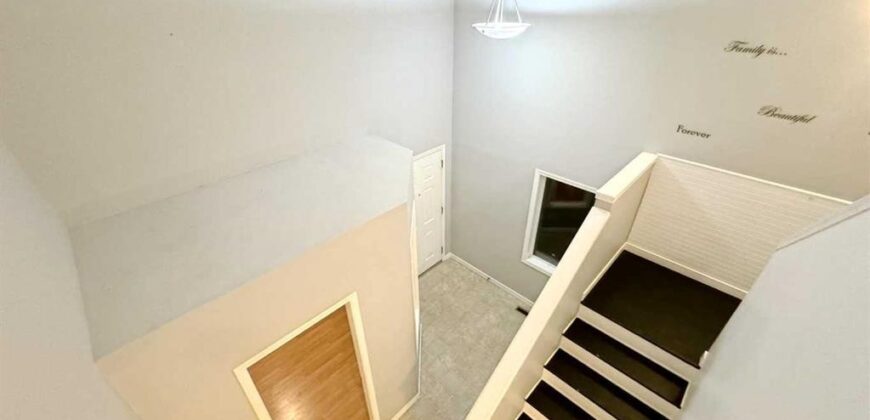 262 Luxstone Road SW, Airdrie AB, Available Now! 262 Luxstone Road SW, Airdrie AB, Available Now!