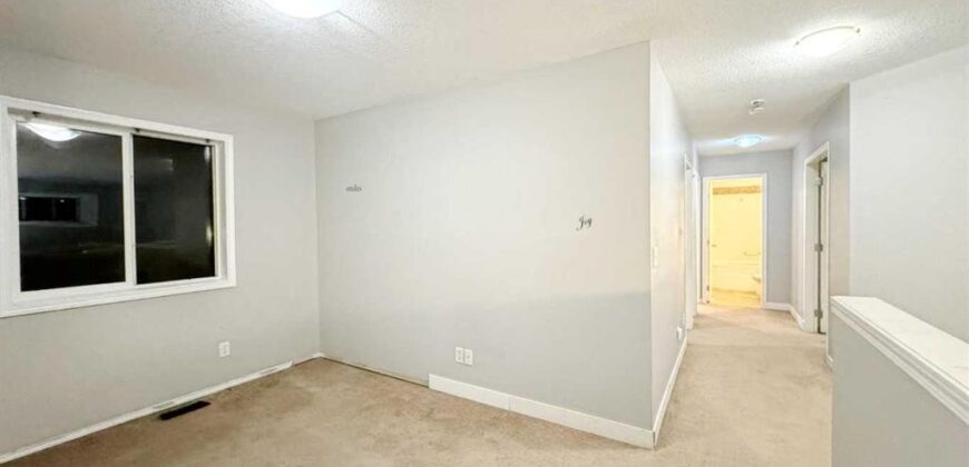 262 Luxstone Road SW, Airdrie AB, Available Now! 262 Luxstone Road SW, Airdrie AB, Available Now!